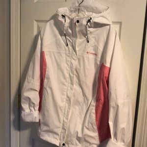 Women’s Columbia rain jacket. Size XL